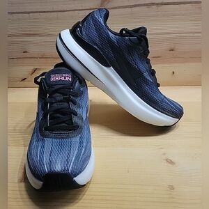 Skechers Max Cushioning Hyper Burst Shoes Sneakers - Women's Size 5